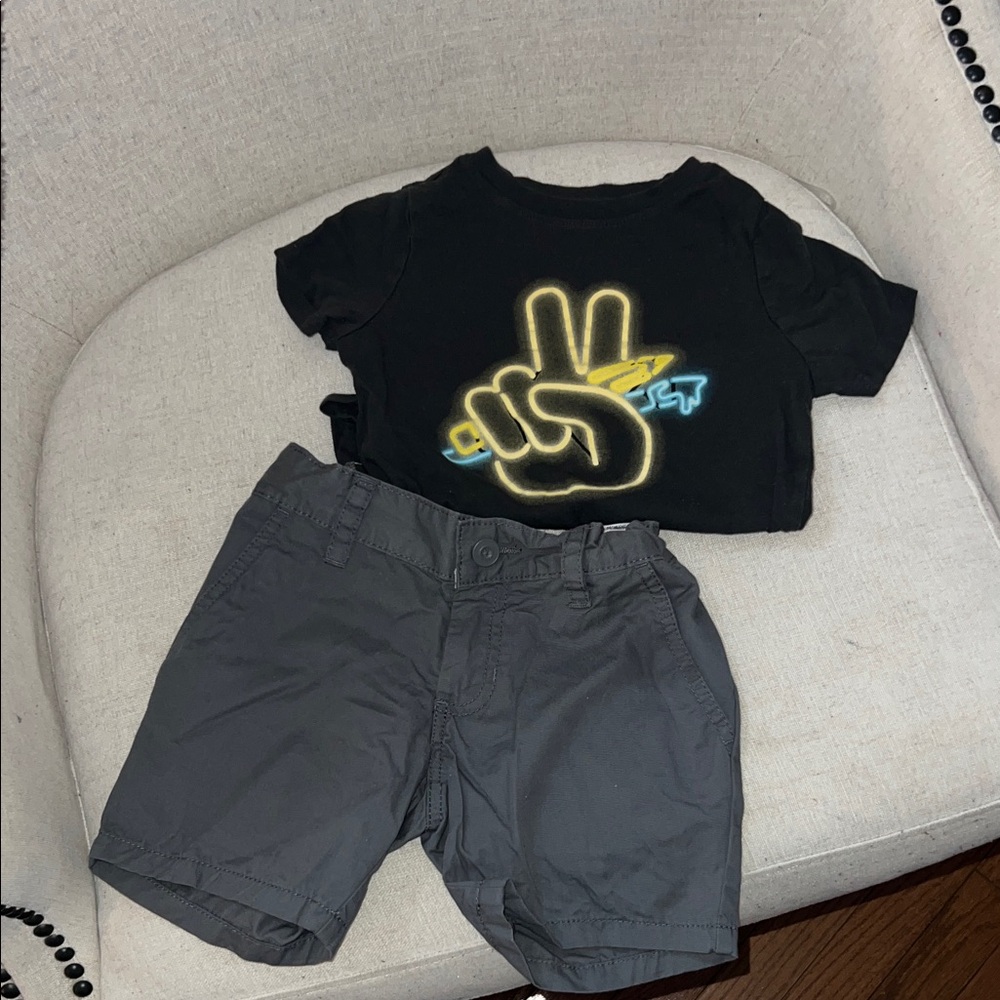 Black Graphic Kids T-Shirt & khaki shorts toddler     NEXT DAY SHIPPING